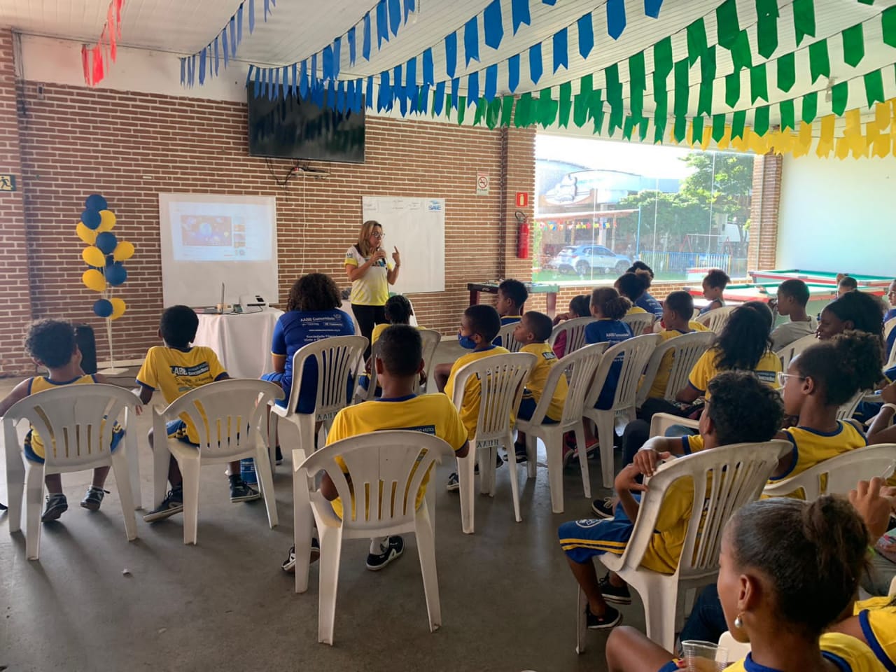 DENTRO DA SEMANA DO MEIO AMBIENTE, AABB COMUNIDADE DE VALENÇA REALIZA AÇÕES PARA CONSCIENTIZAR ALUNOS SOBRE A PRESERVAÇÃO AMBIENTAL E O SAAE É PARCEIRO NESSA MISSÃO.