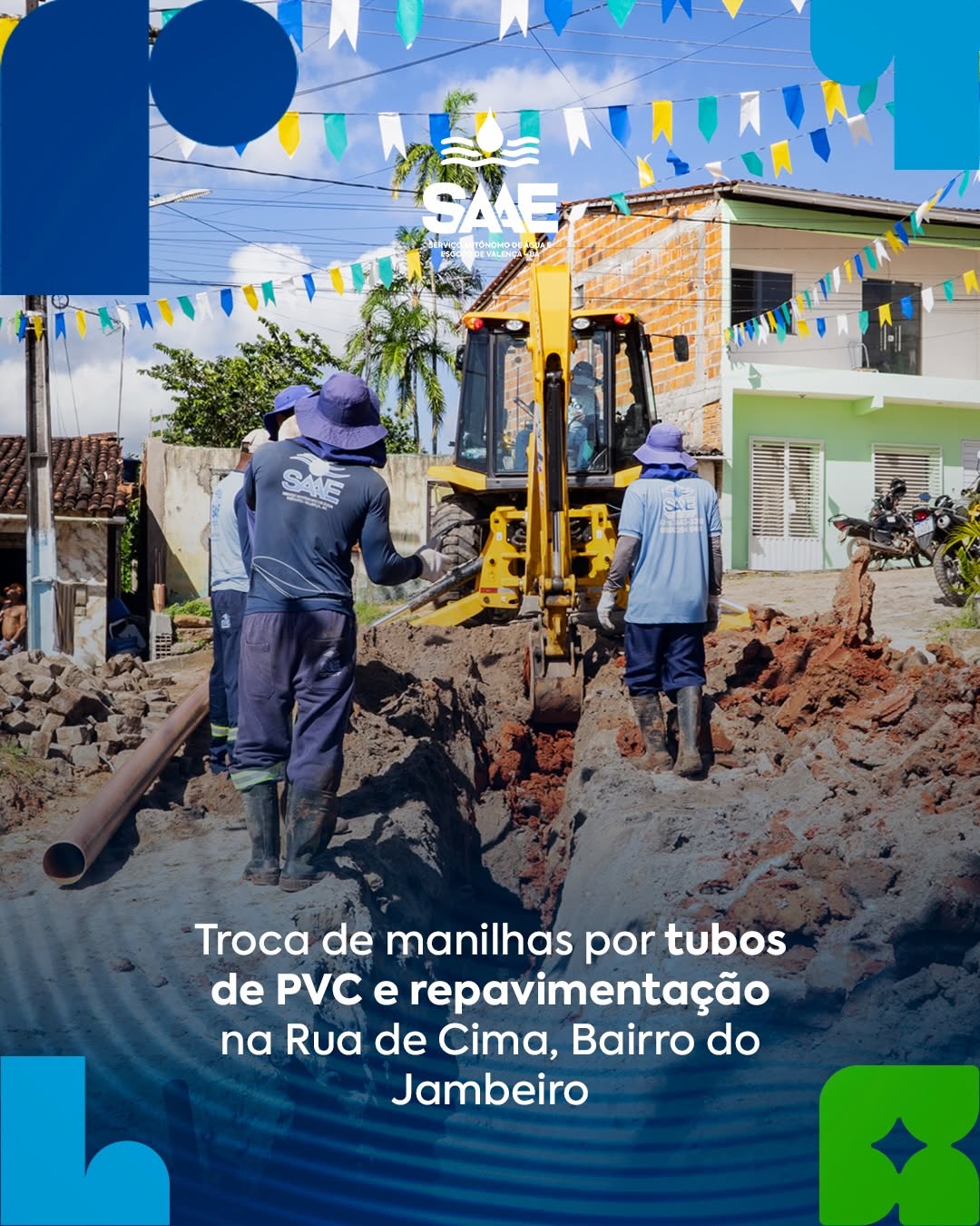 A RUA DE CIMA, NO BAIRRO DO JAMBEIRO, ESTÁ RECEBENDO SERVIÇOS DE TROCA DE MANILHAS POR TUBOS DE PVC E REPAVIMENTAÇÃO.